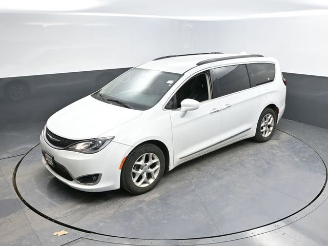 Used 2017 Chrysler Pacifica Touring-L w/ Tire & Wheel Group image 33