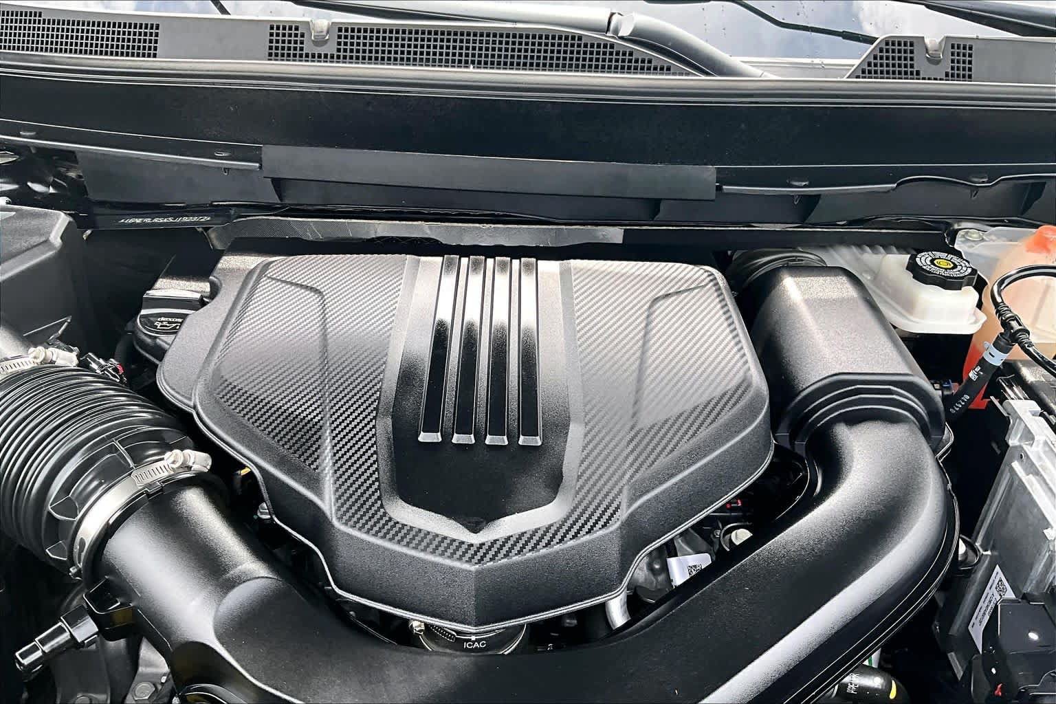 Used 2025 Chevrolet Traverse RS w/ LPO, Floor Liner Package FWD image 30