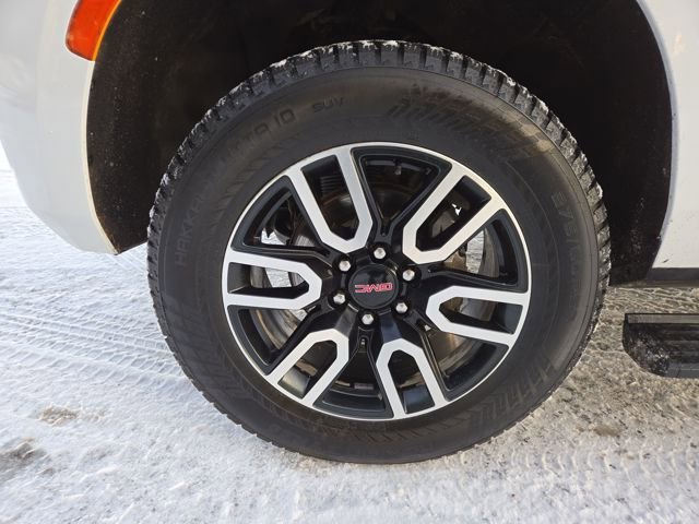 Used 2023 GMC Yukon XL AT4 w/ AT4 Premium Plus Package image 8