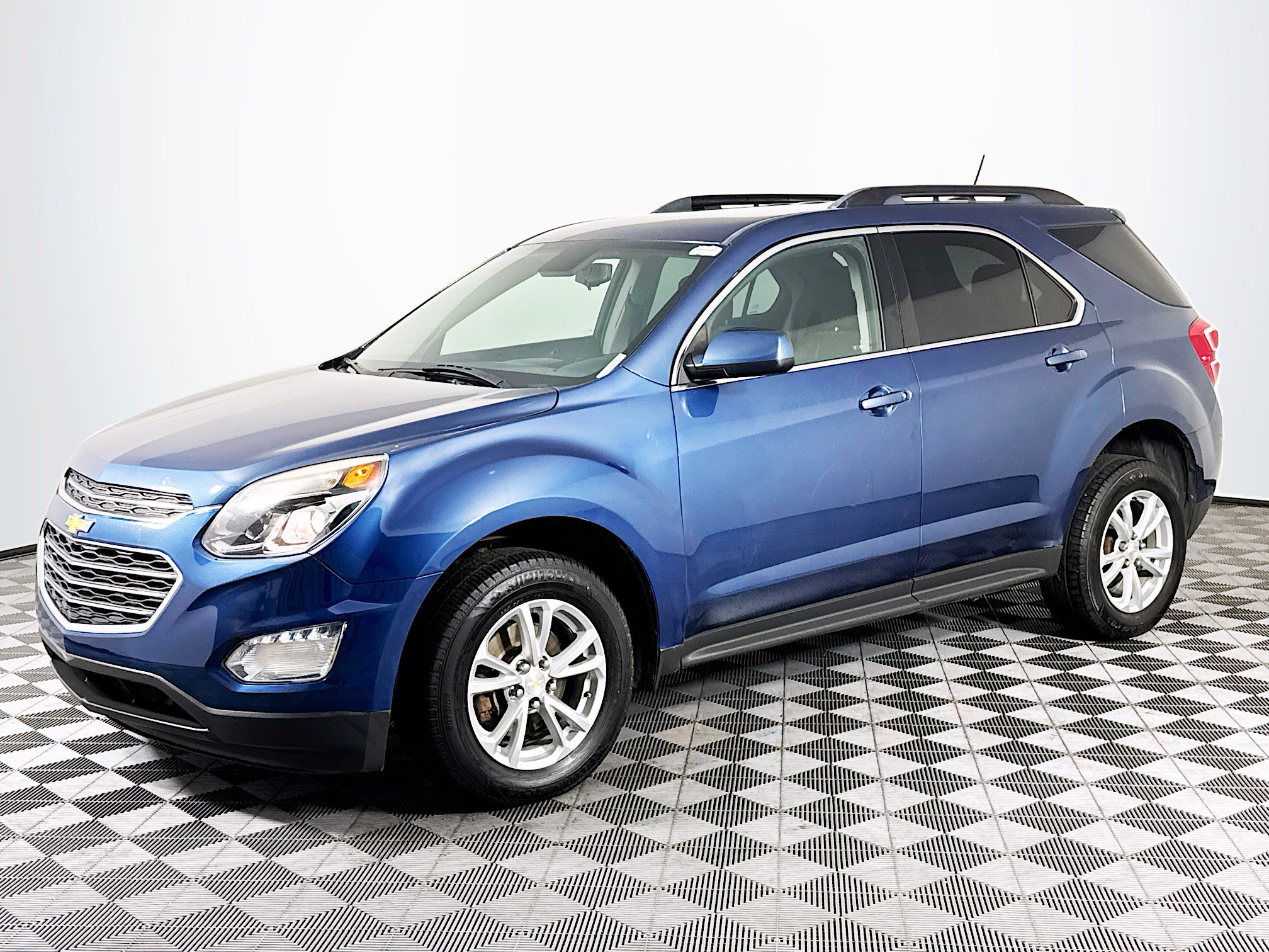 Used 2016 Chevrolet Equinox LT w/ Convenience Package image 4