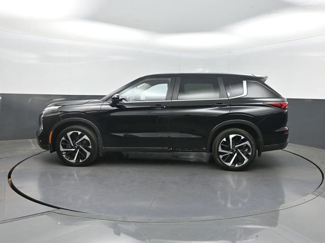 Used 2022 Mitsubishi Outlander ES AWD/4WD image 2