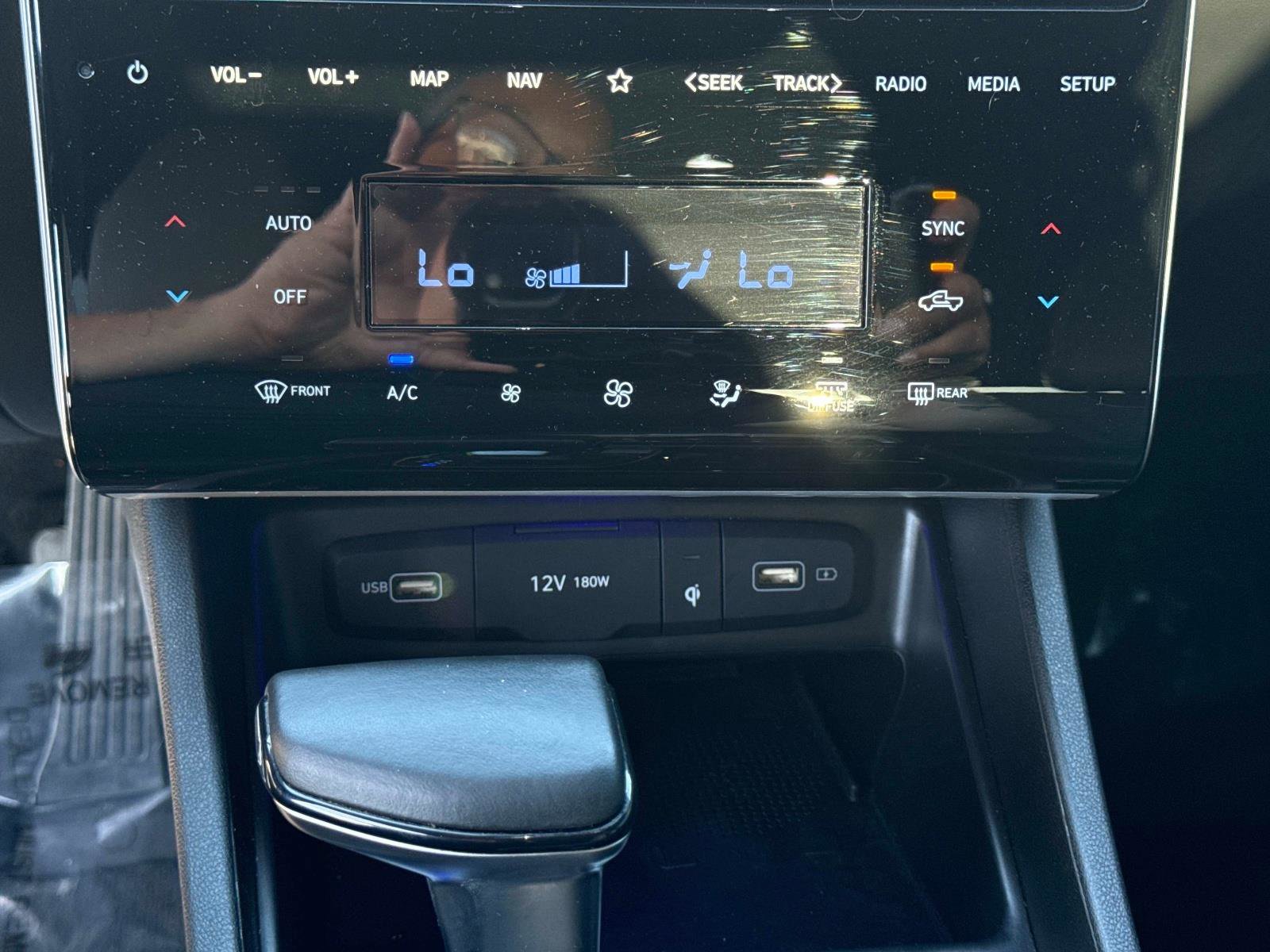 Used 2024 Hyundai Santa Cruz Limited image 24