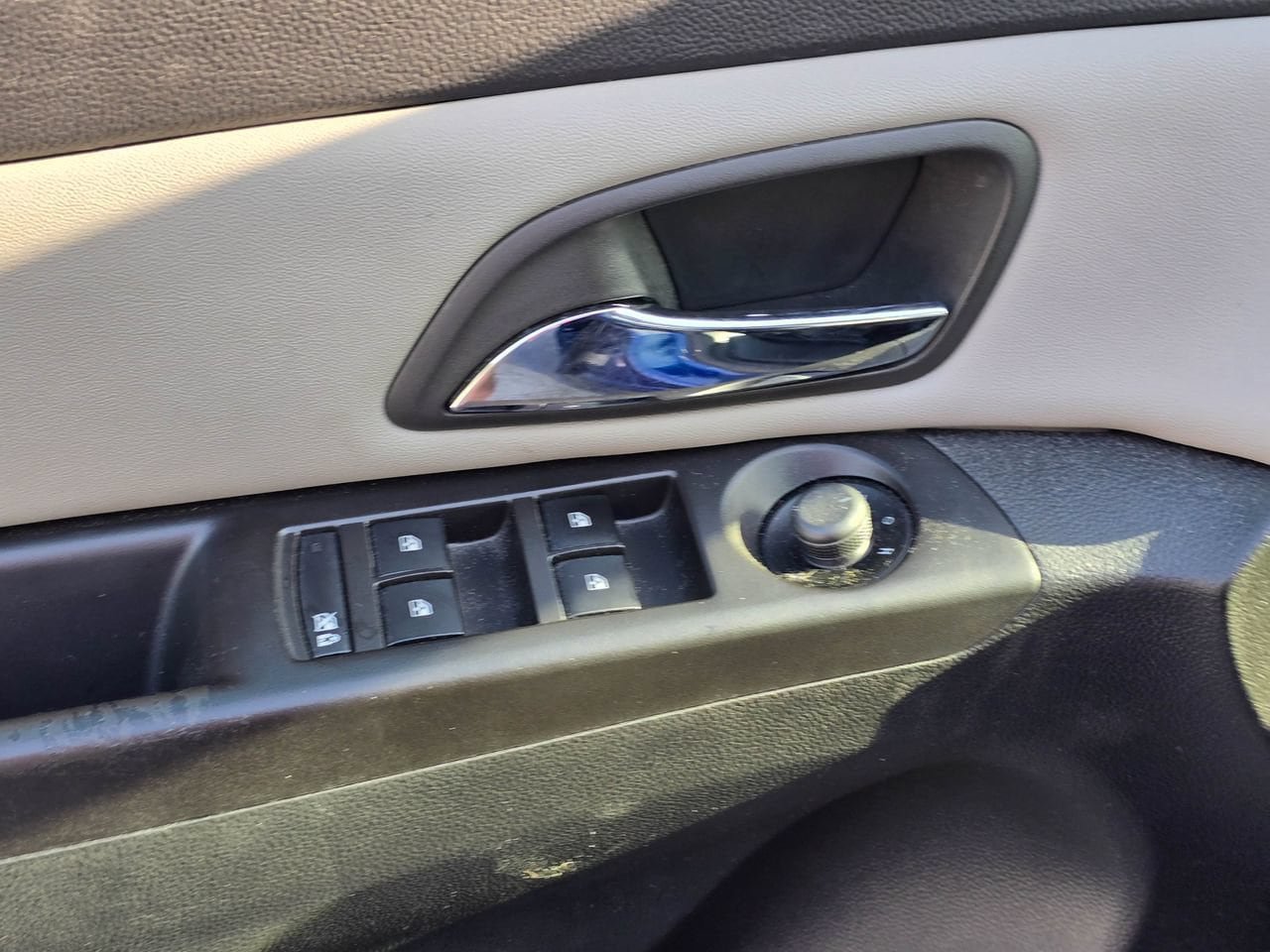 Used 2012 Chevrolet Cruze LS w/ Connectivity Package FWD image 9