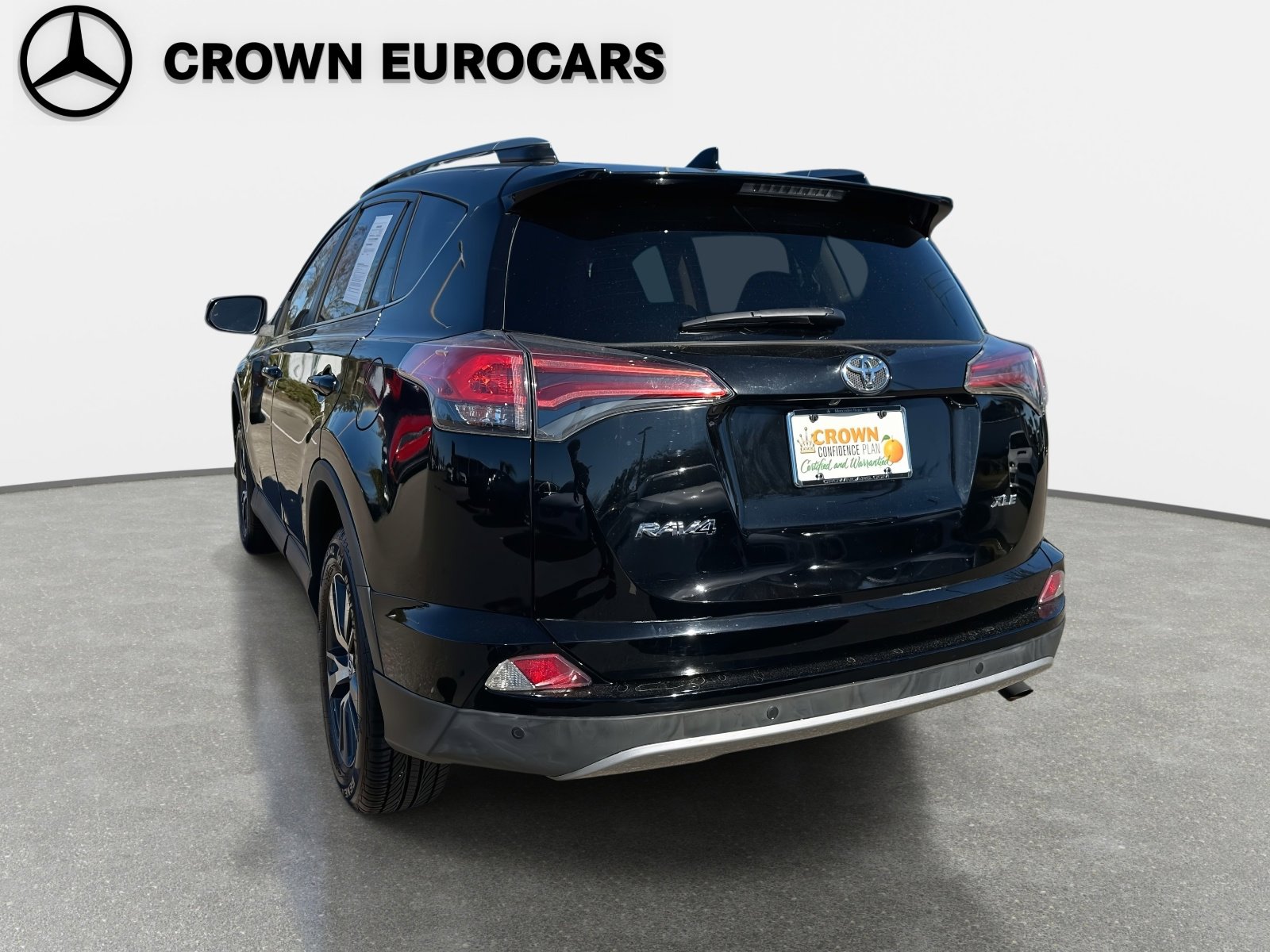 Used 2018 Toyota RAV4 XLE image 9