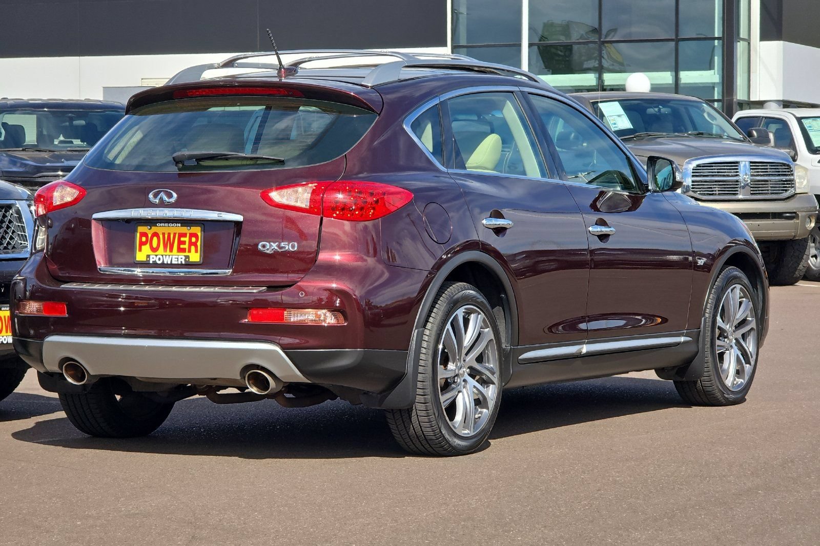 Used 2017 INFINITI QX50 AWD w/ Premium Plus Package image 4
