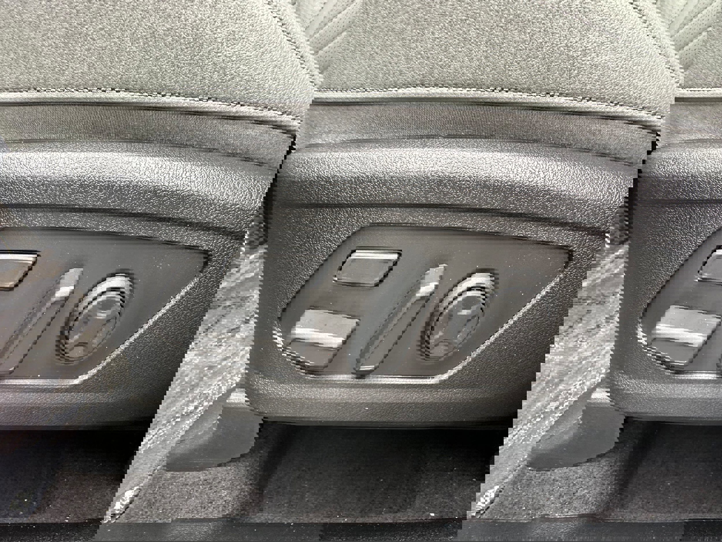 Used 2025 Kia Sorento SX Prestige w/ Sage Leather Package image 38