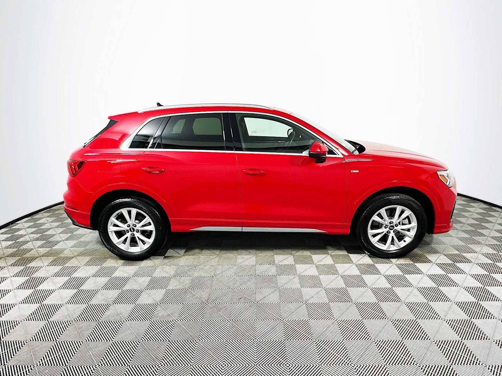 Certified 2023 Audi Q3 2.0T Premium Plus w/ Premium Plus Package AWD/4WD image 8