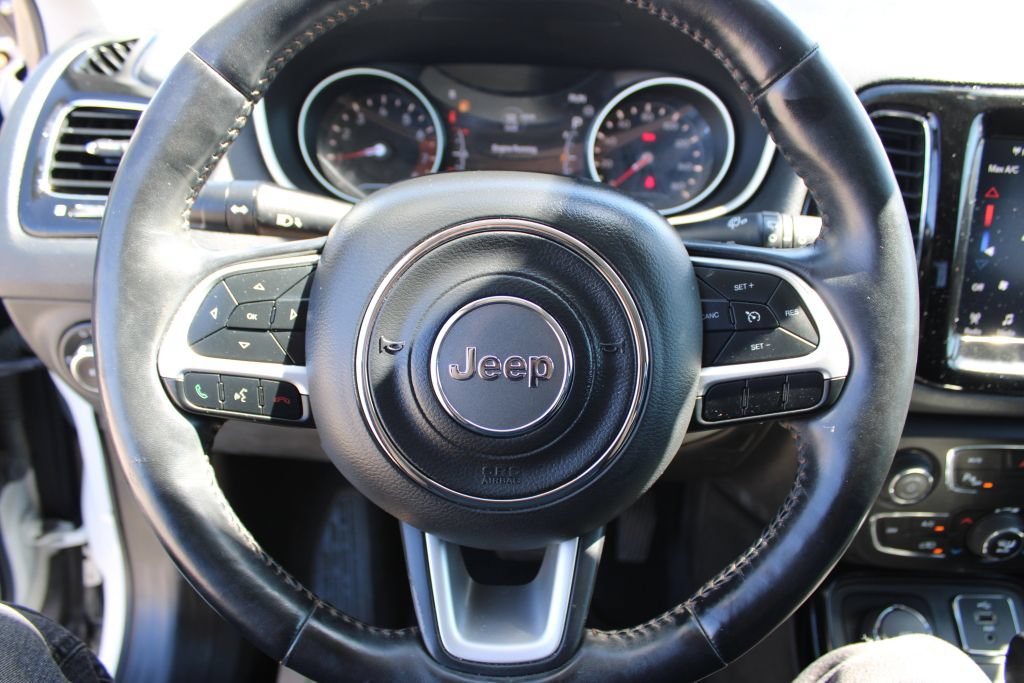 Used 2018 Jeep Compass Limited w/ Safe & Security Group AWD/4WD image 27