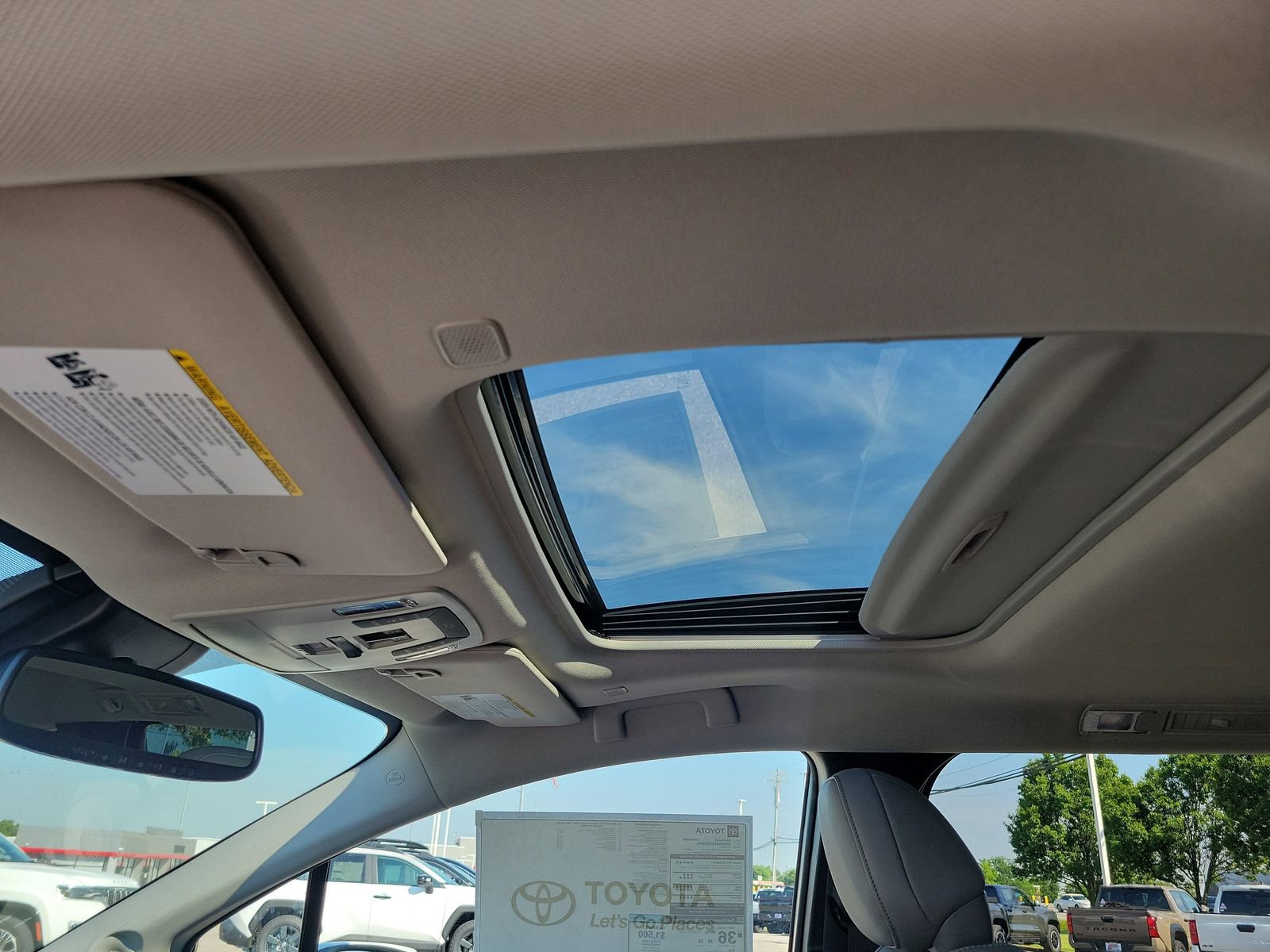 New 2026 Toyota Sienna XLE FWD image 28