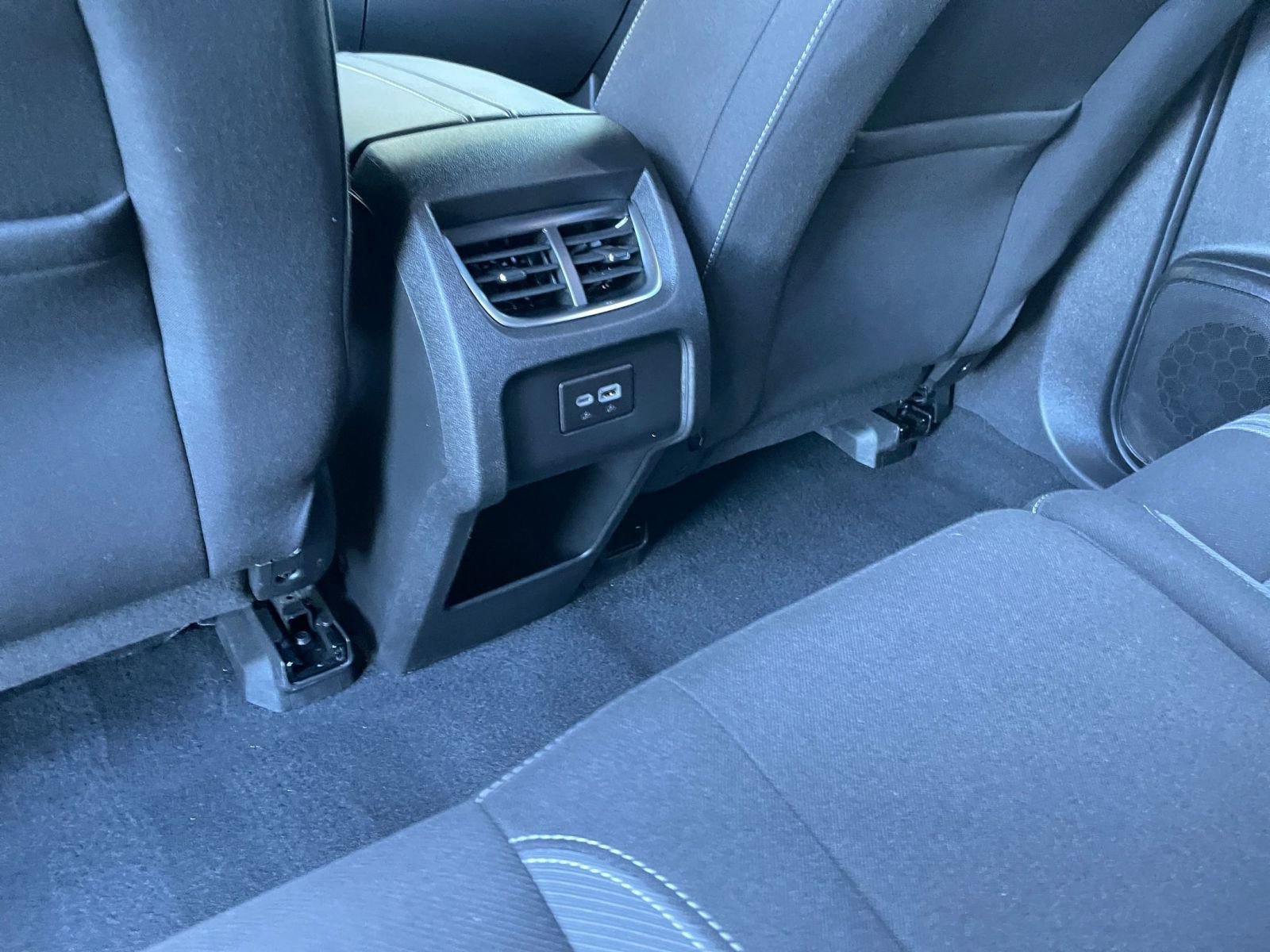 Used 2025 Chevrolet Blazer LT image 23