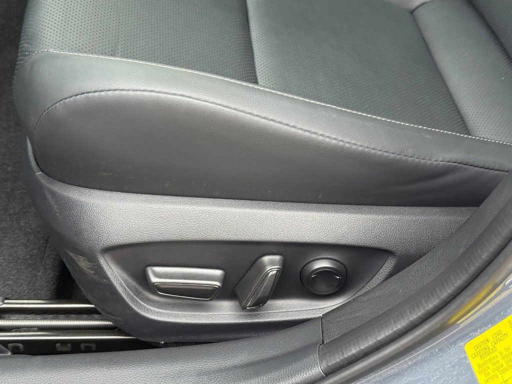 Used 2026 Toyota Prius XLE FWD image 18