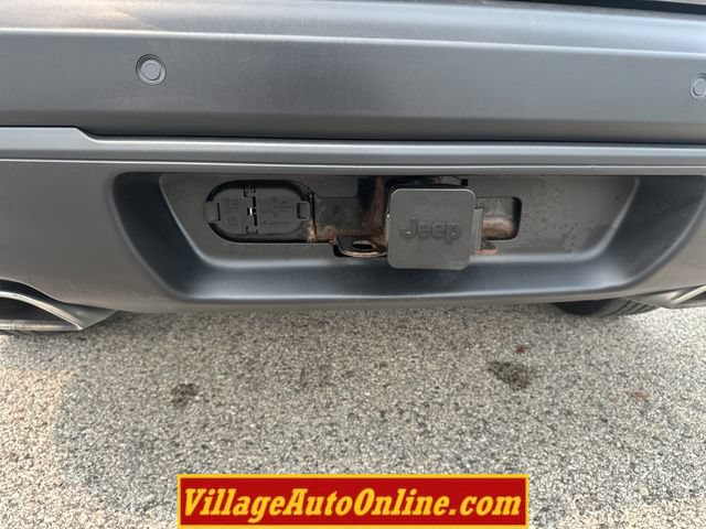 Used 2020 Jeep Cherokee Latitude Plus AWD/4WD image 33
