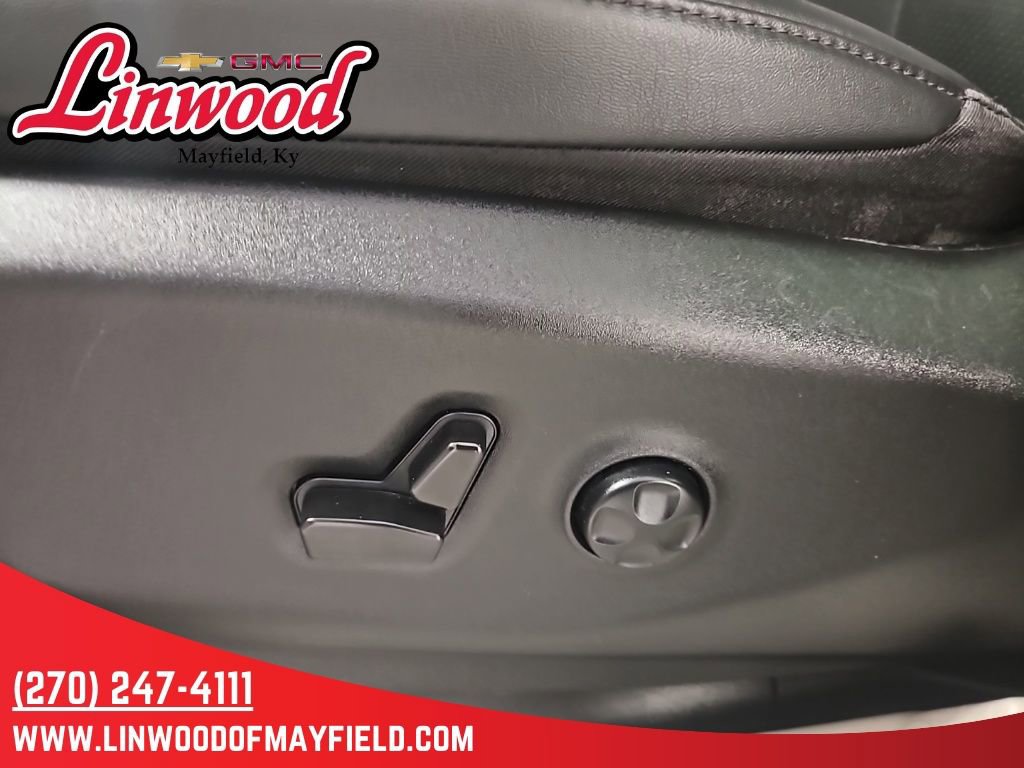 Used 2024 Chrysler Pacifica Touring-L FWD image 17