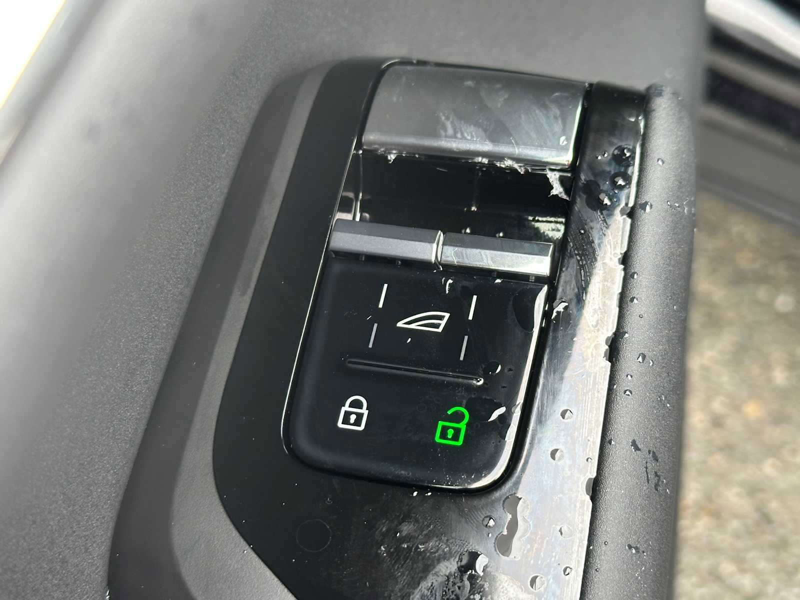 New 2025 Volvo EX90 Ultra w/ Protection Package Premier image 22