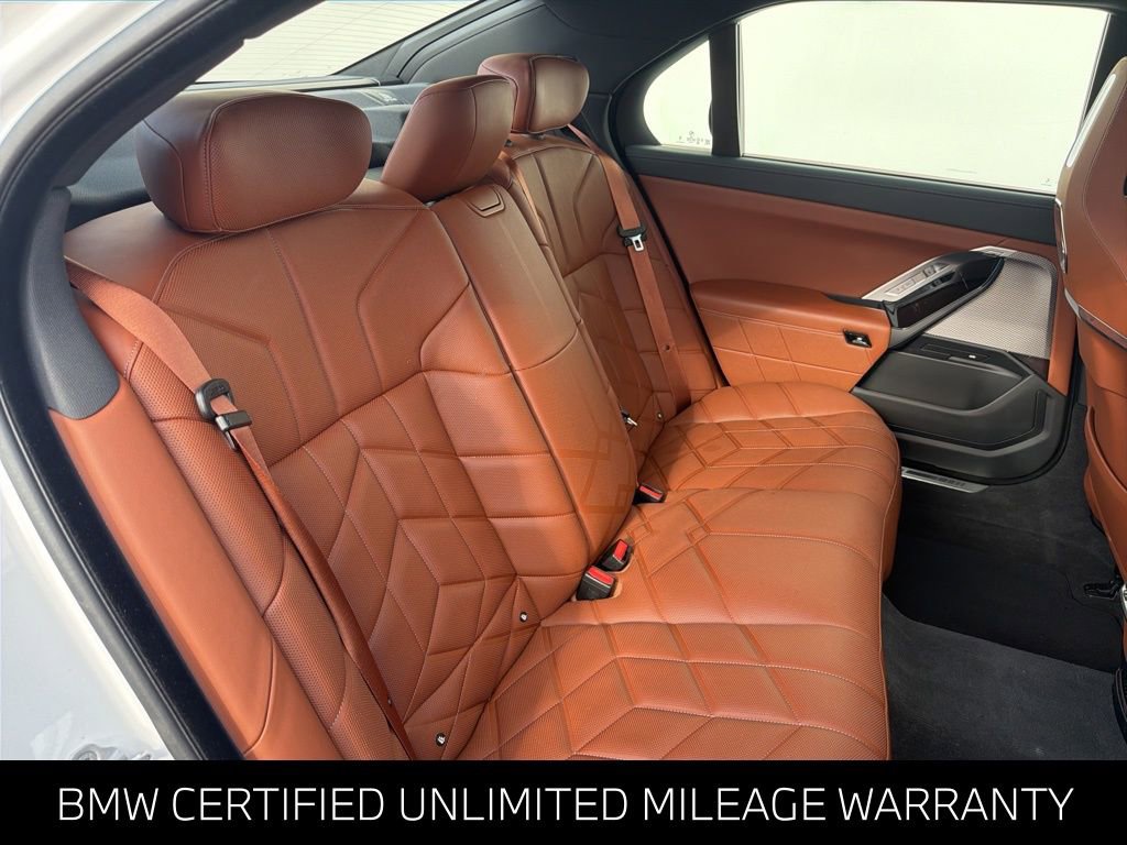 Certified 2024 BMW 760i xDrive w/ Executive Package AWD/4WD image 16