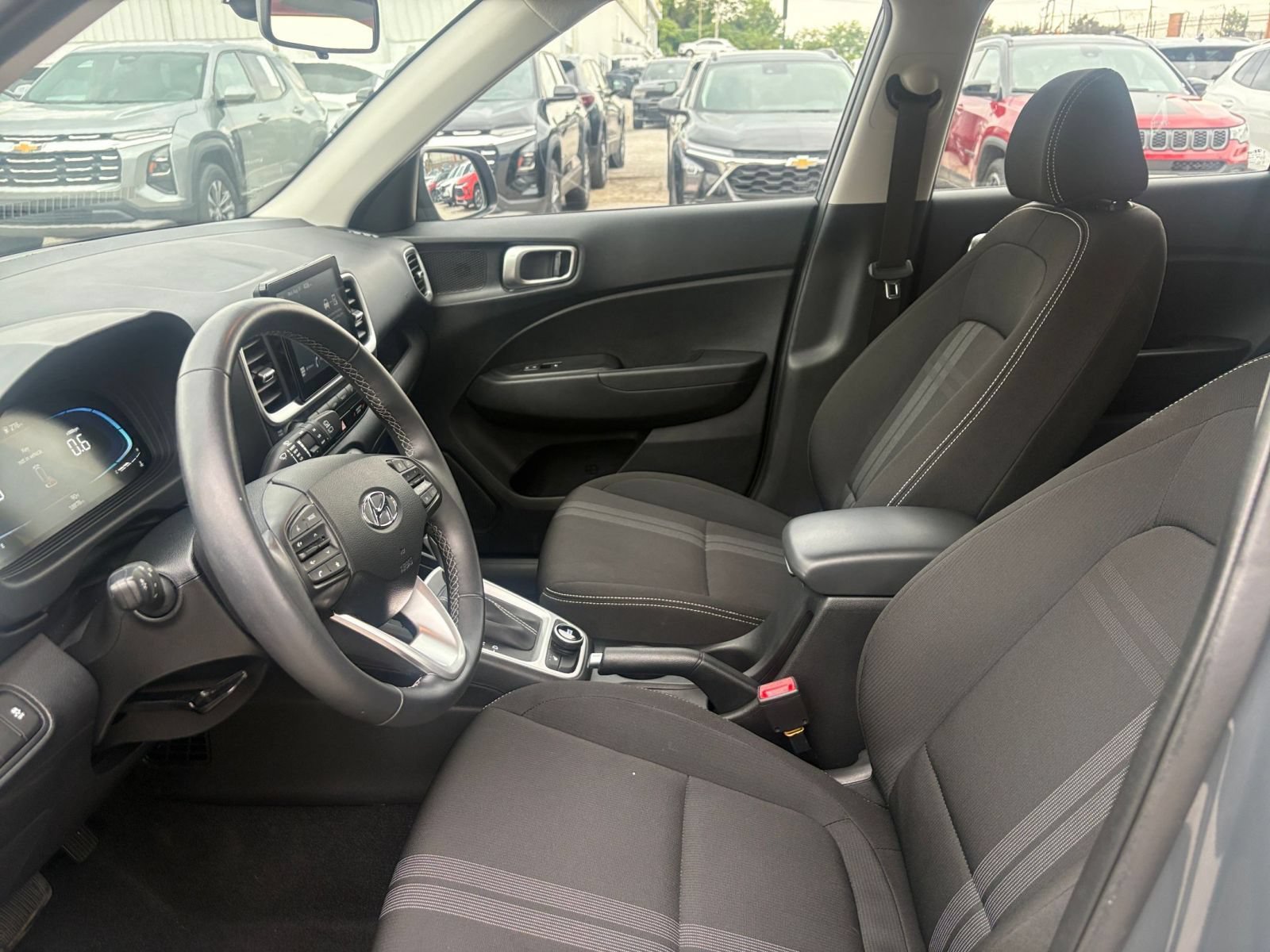 Used 2026 Hyundai Venue SEL FWD image 21