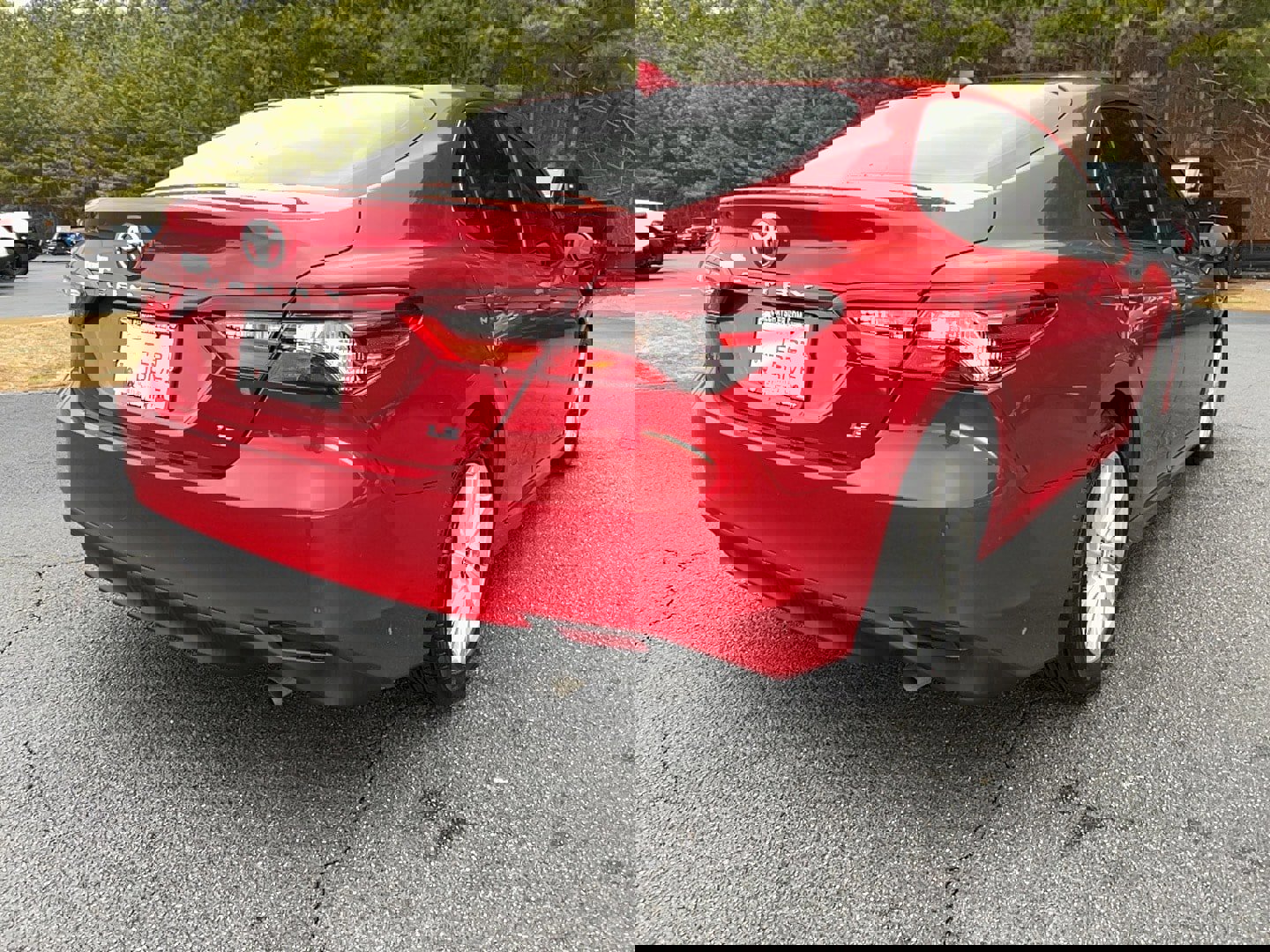 Used 2023 Toyota Camry LE image 5