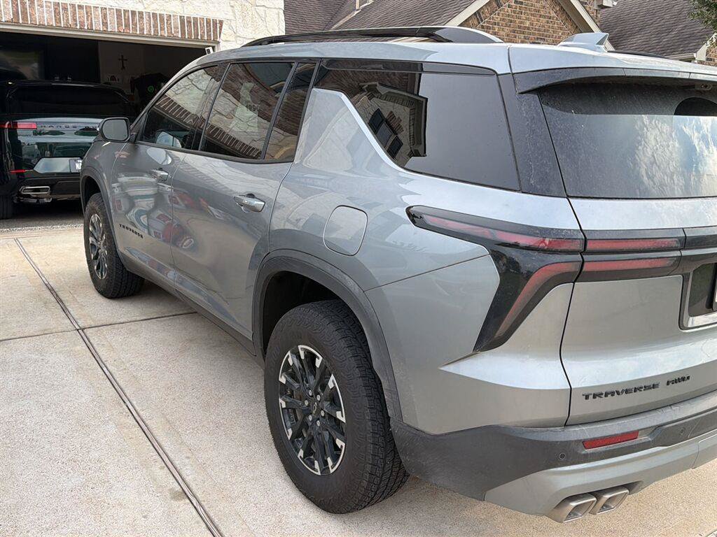 Used 2026 Chevrolet Traverse Z71 w/ Driver Confidence Package AWD/4WD image 2