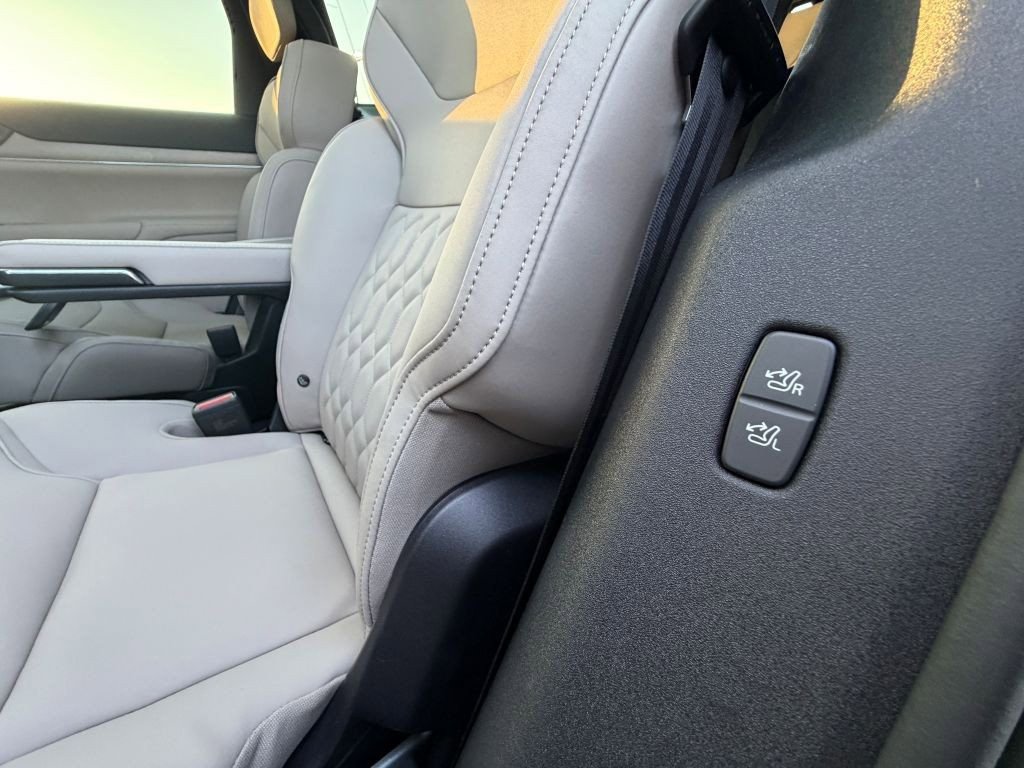 Used 2025 Volvo EX90 Ultra AWD/4WD image 22
