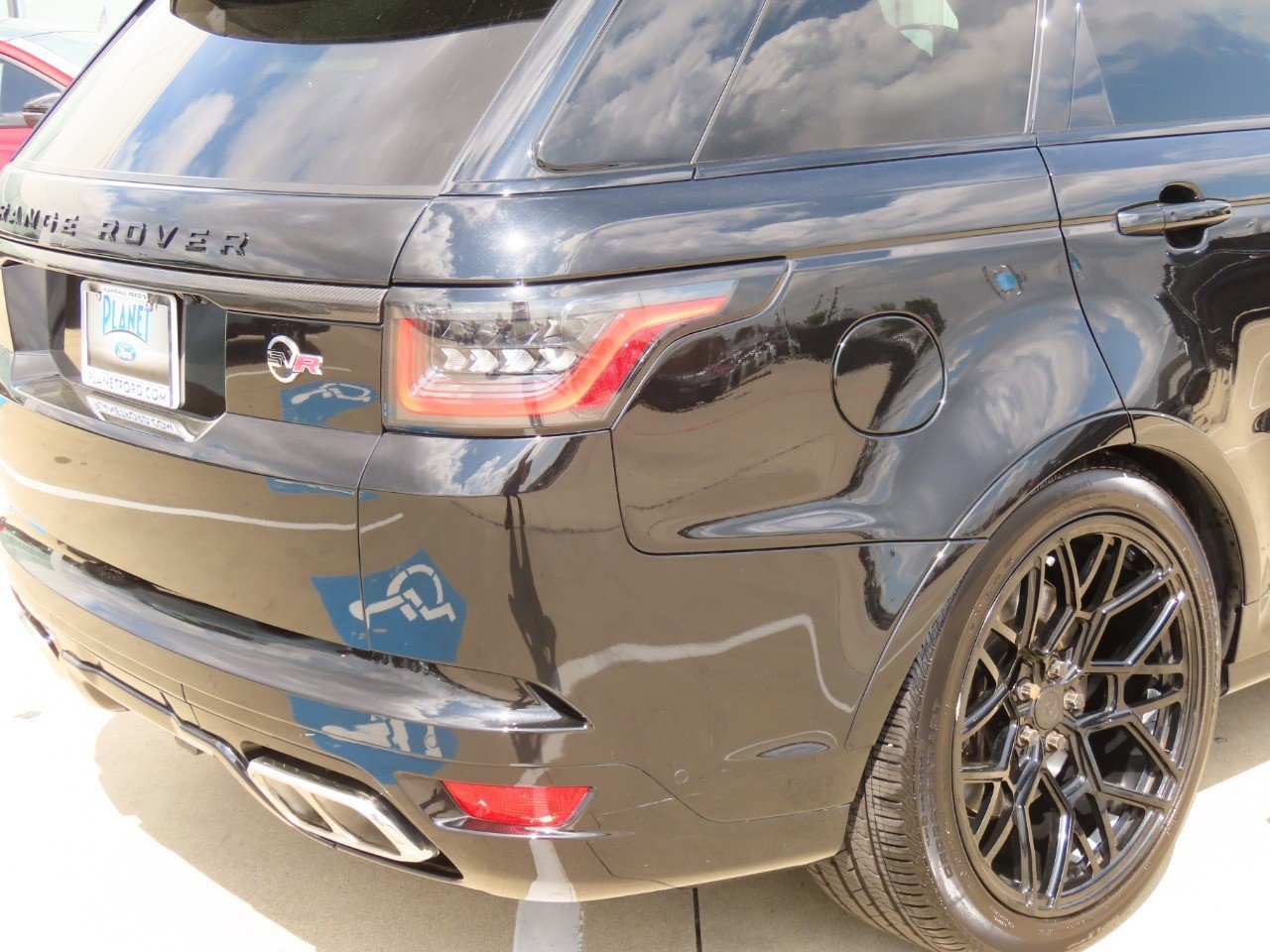 Used 2021 Land Rover Range Rover Sport SVR Carbon Edition image 15