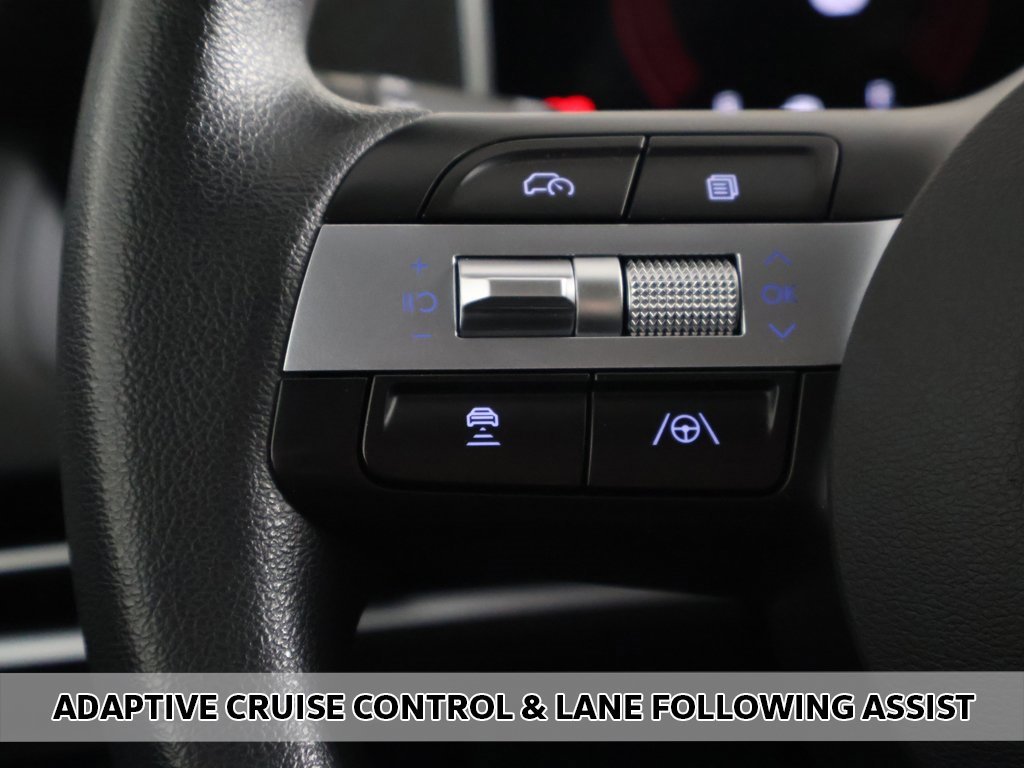 Certified 2025 Hyundai Tucson SE image 3