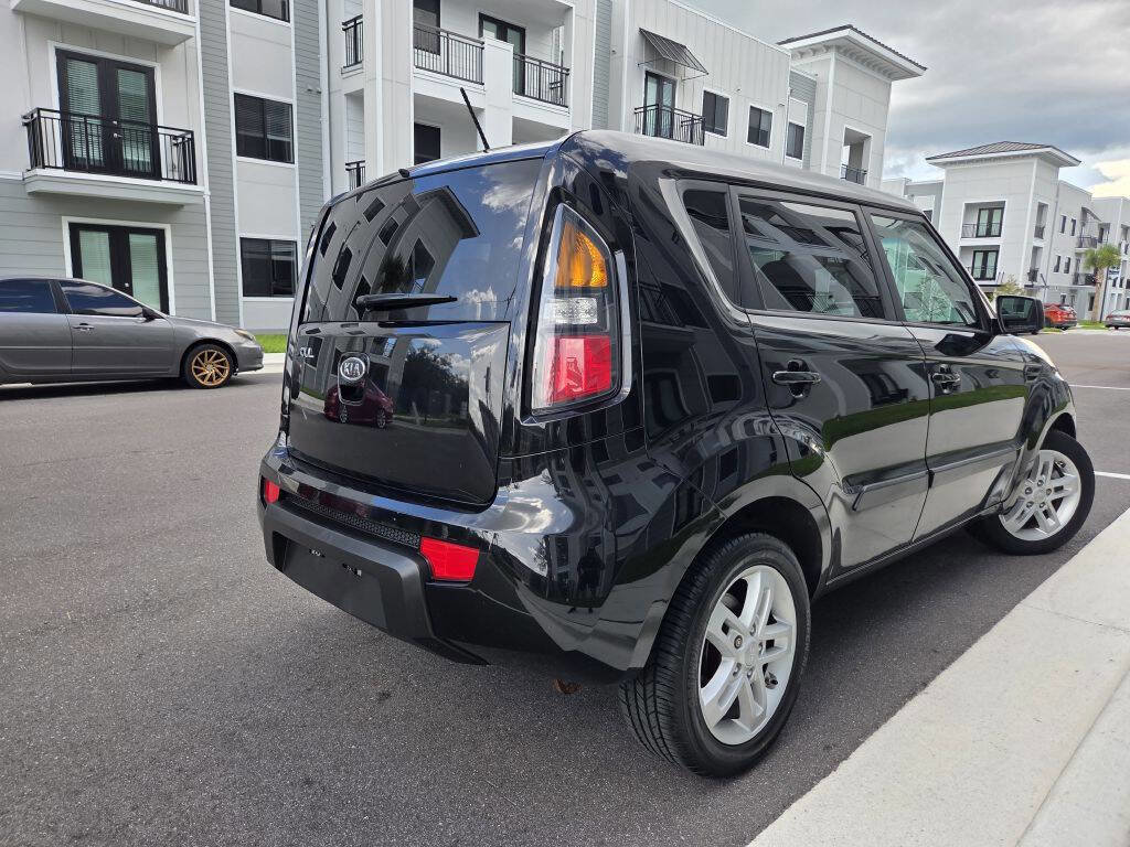 Used 2011 Kia Soul + w/ Audio Pkg FWD image 6