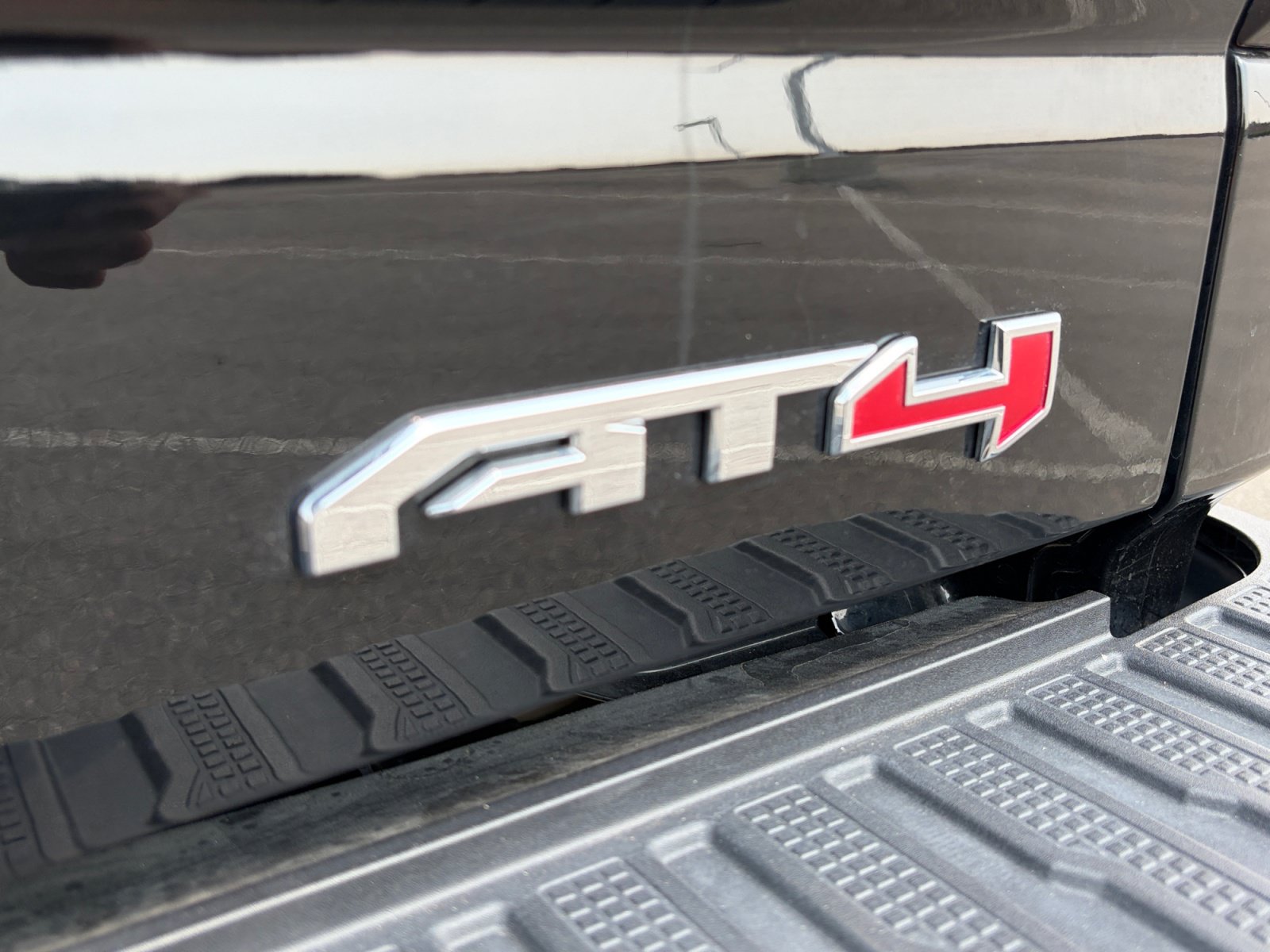 Used 2025 GMC Sierra 1500 AT4 AWD/4WD image 29