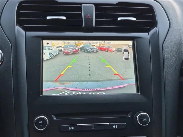 Used 2018 Ford Fusion SE w/ Equipment Group 201A FWD image 13