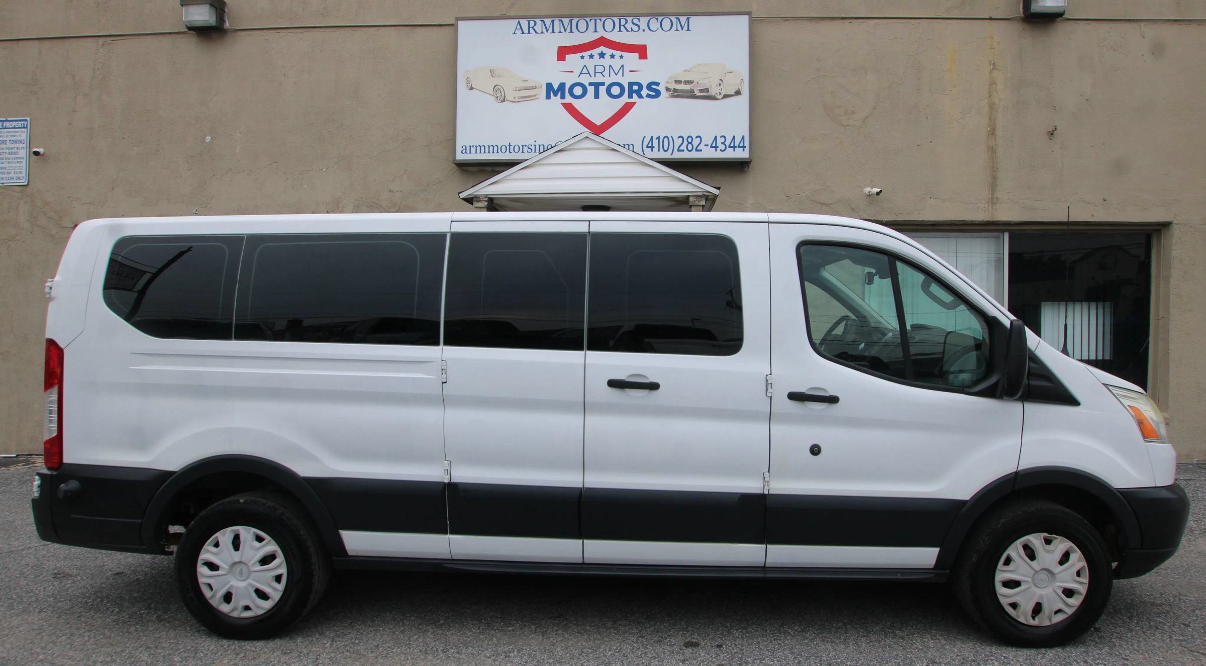 Used 2015 Ford Transit 350 XLT RWD image 4
