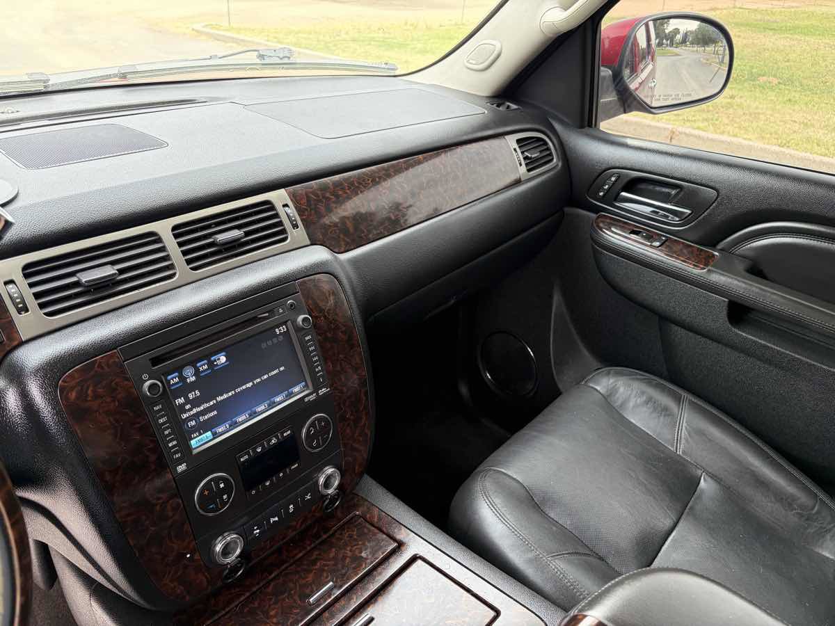 Used 2012 GMC Yukon Denali AWD/4WD image 24
