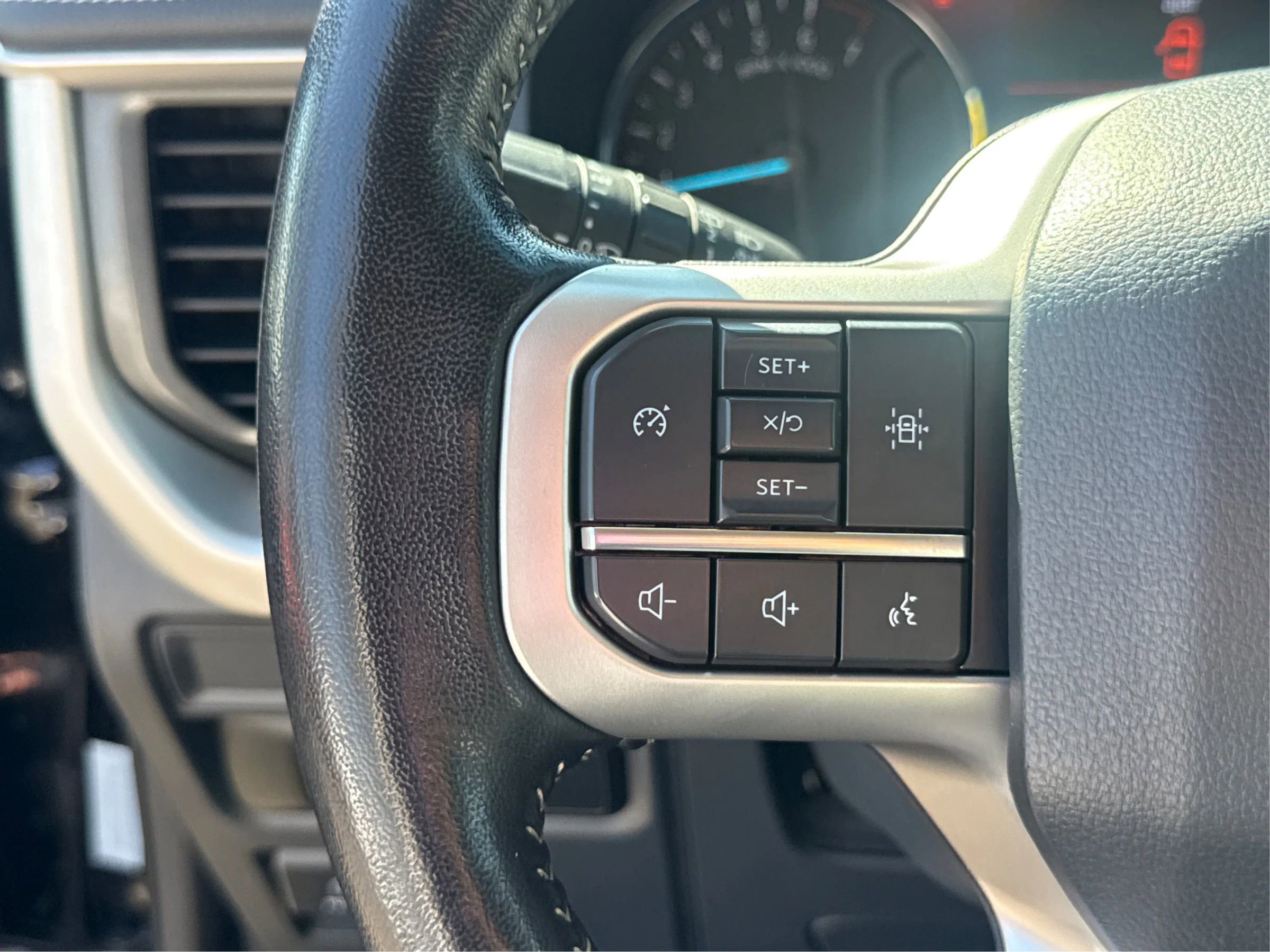 Used 2024 Ford Expedition Max XLT AWD/4WD image 35