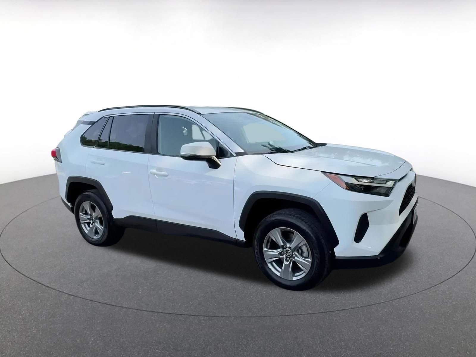 Used 2024 Toyota RAV4 XLE image 2