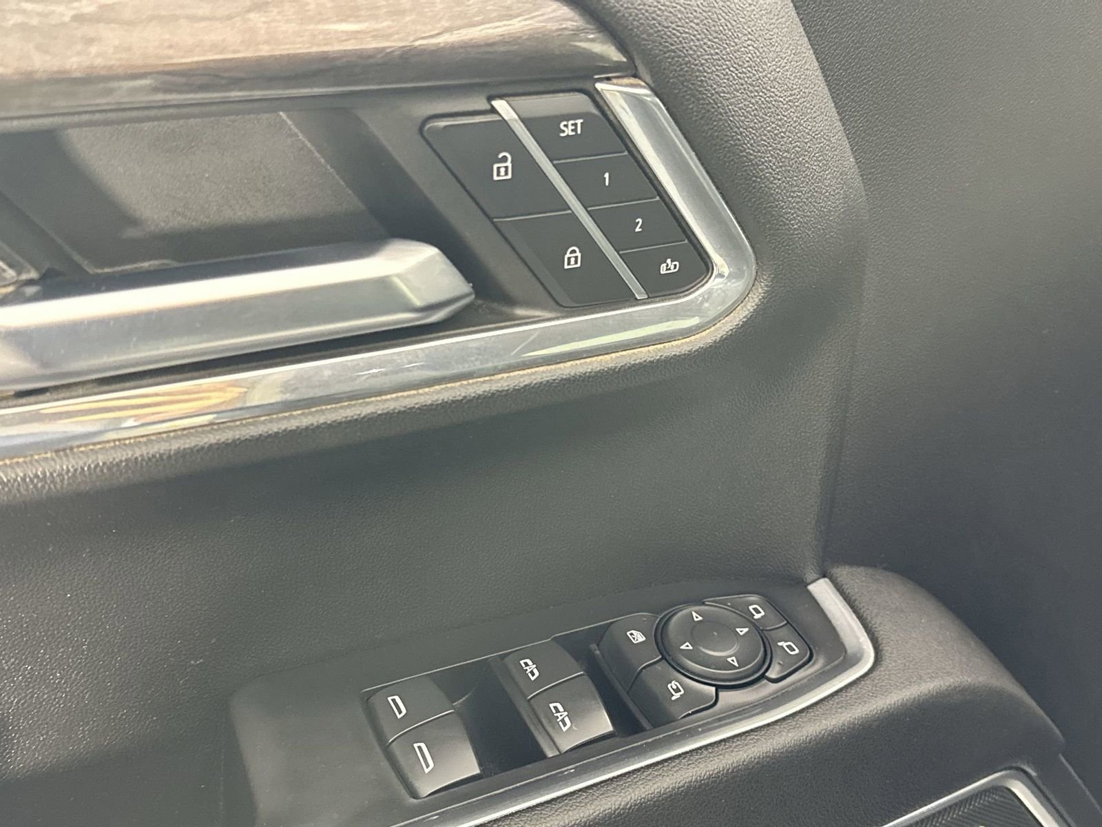 Used 2024 Chevrolet Silverado 1500 LTZ image 17