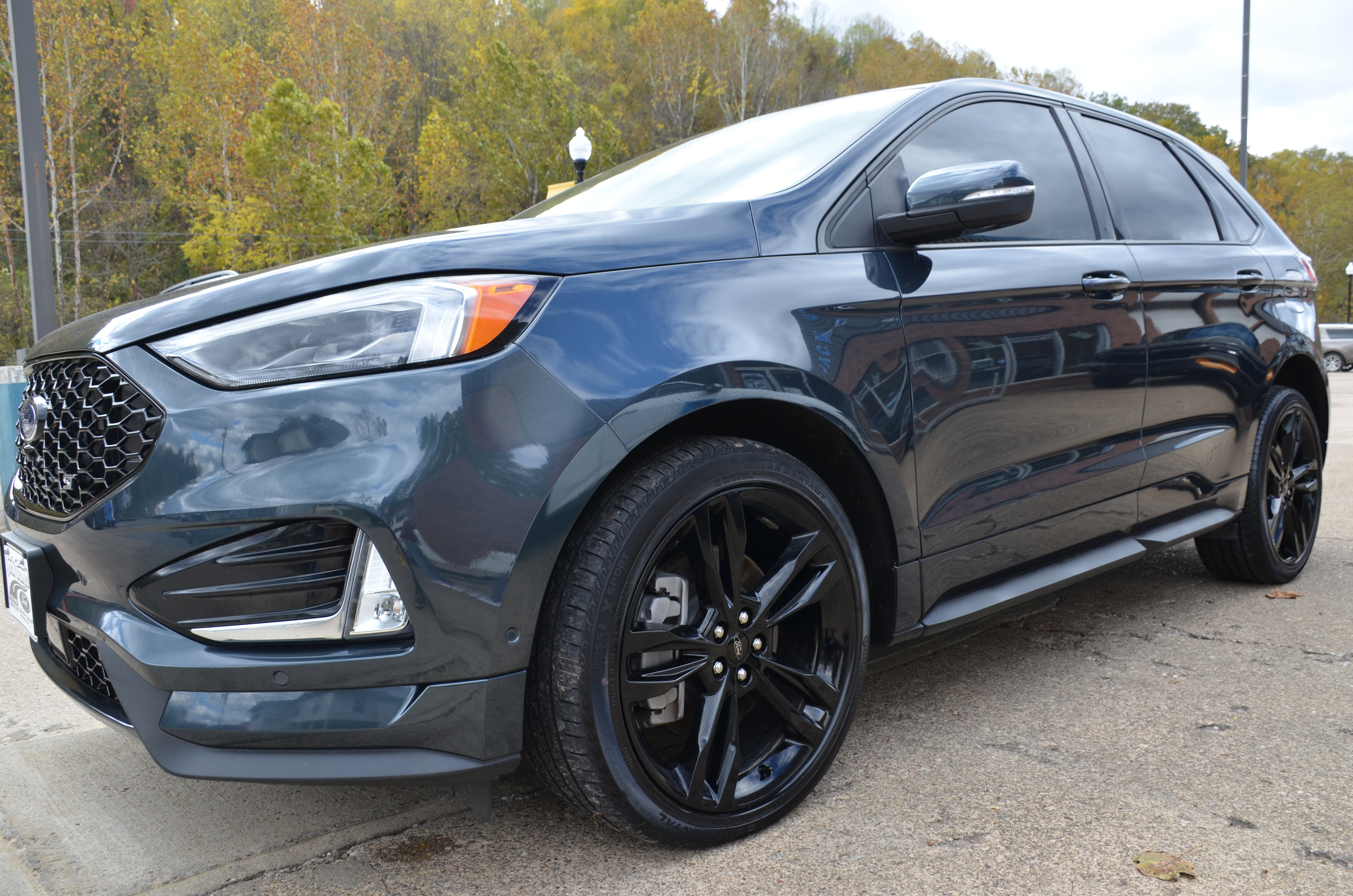 Used 2022 Ford Edge ST w/ Equipment Group 401A image 3