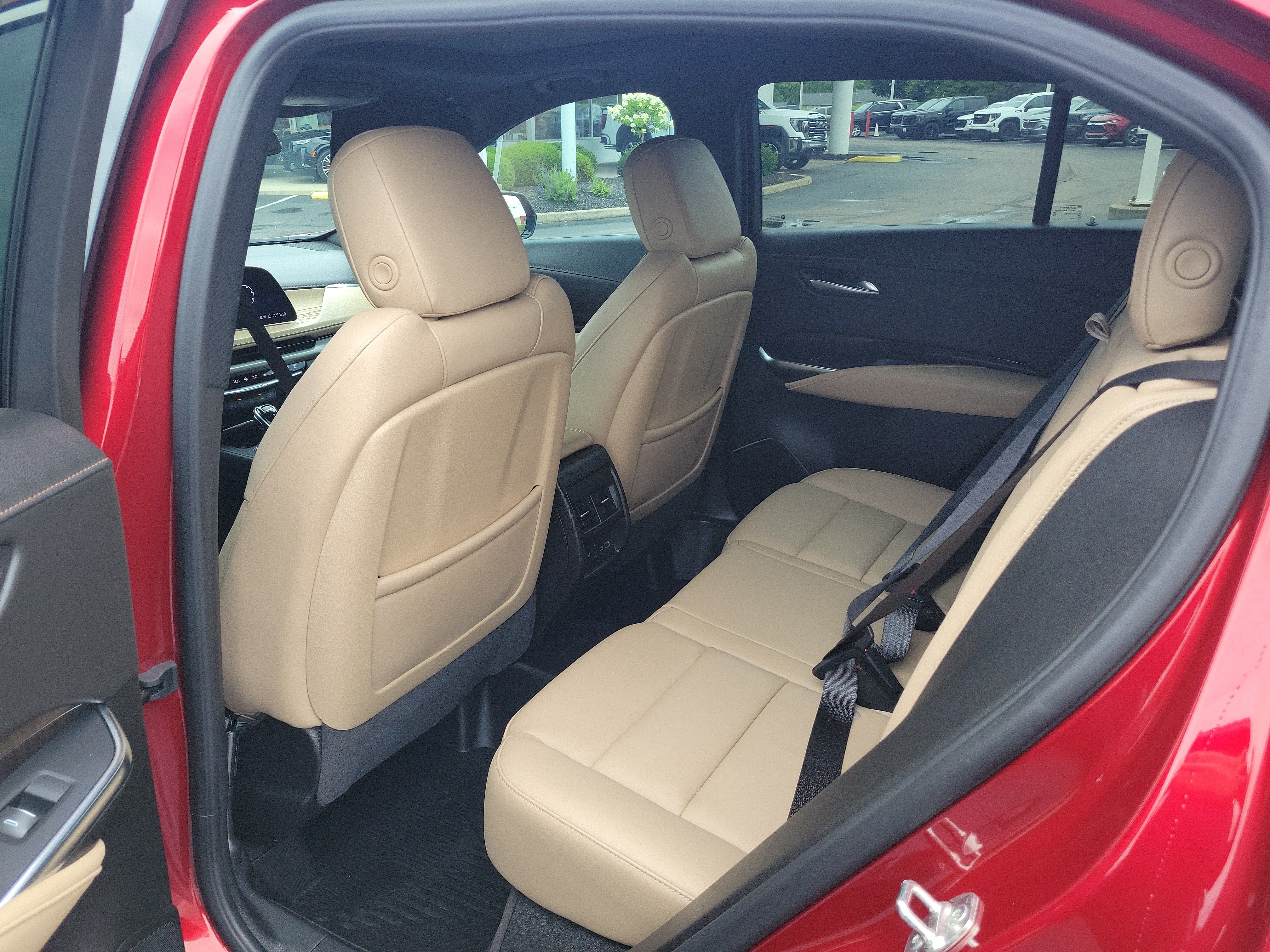 Used 2025 Cadillac XT4 Premium Luxury w/ Cold Weather Package AWD/4WD image 16