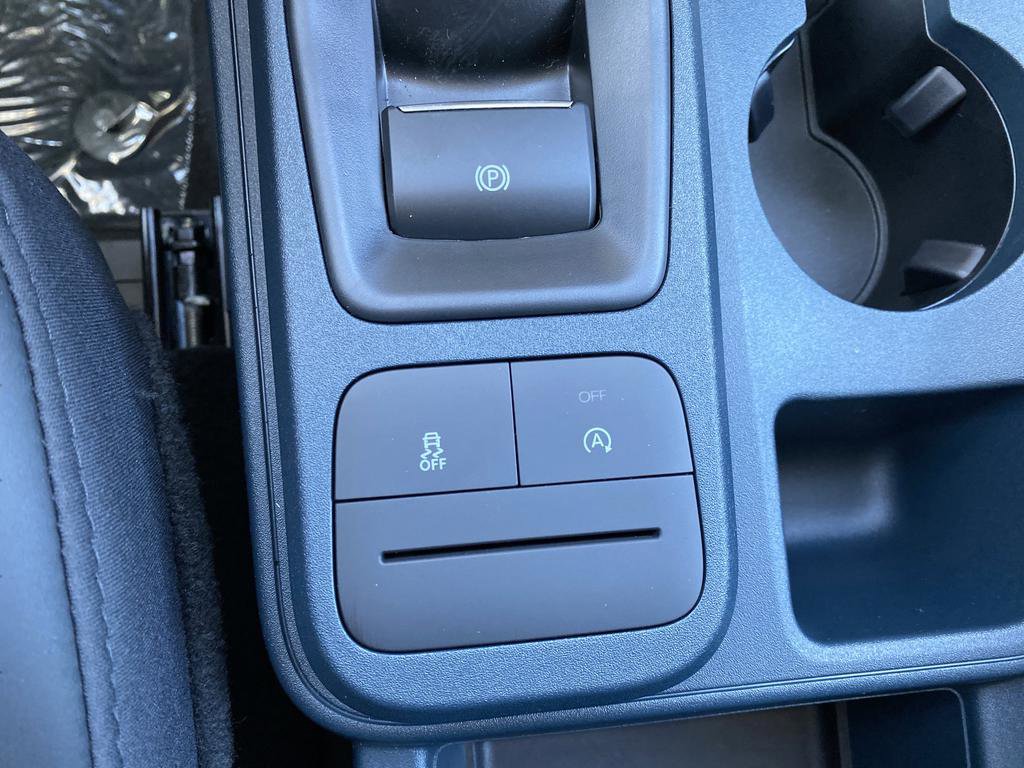 New 2025 Ford Maverick Lariat w/ Black Appearance Package image 28