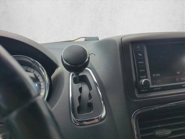 Used 2018 Dodge Grand Caravan SXT image 6