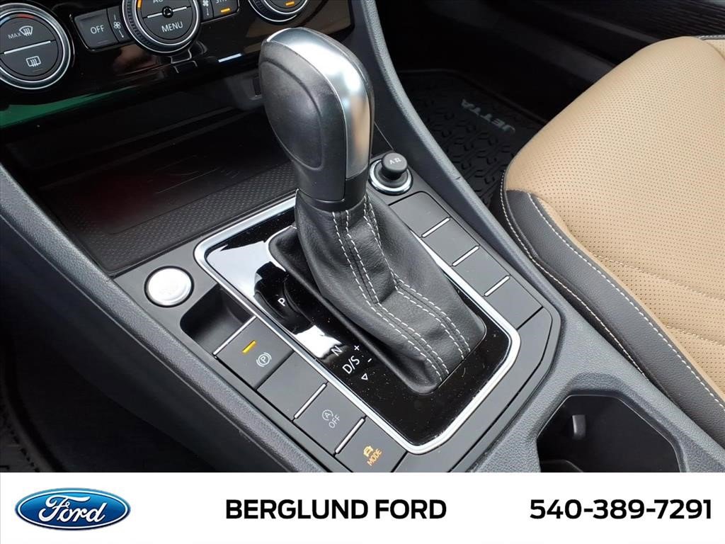 Used 2021 Volkswagen Jetta SEL Premium FWD image 28