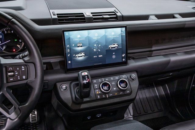 Used 2023 Land Rover Defender 90 X image 29
