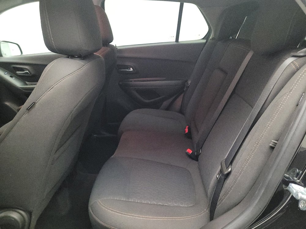 Used 2022 Chevrolet Trax LS w/ Tint and Cruise Package AWD/4WD image 18