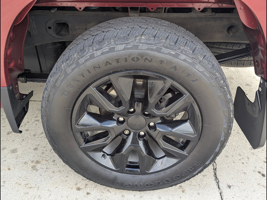 Used 2019 Chevrolet Silverado 1500 Custom w/ Custom Value Package AWD/4WD image 14
