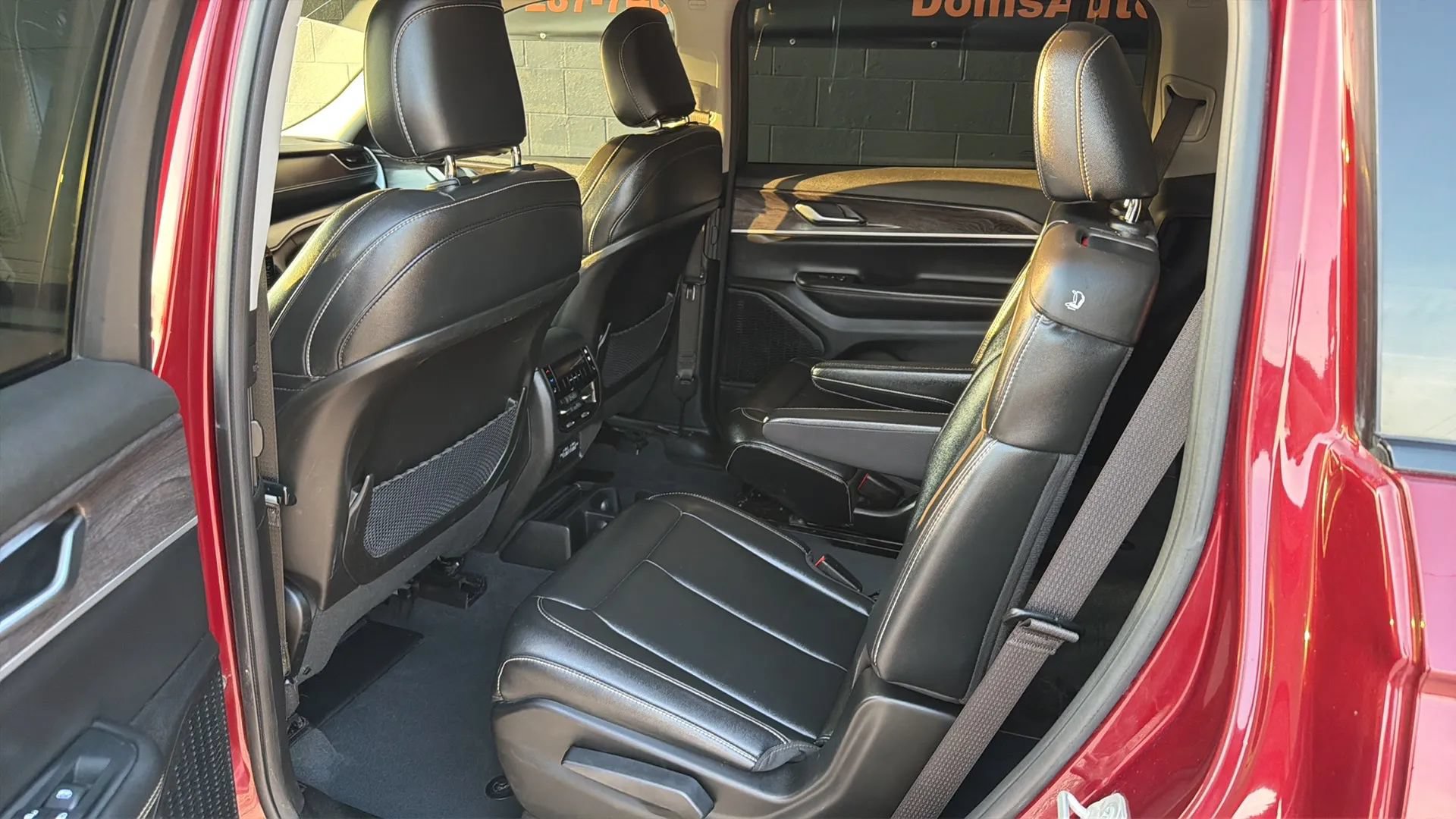Used 2023 Jeep Grand Cherokee L Limited AWD/4WD image 18
