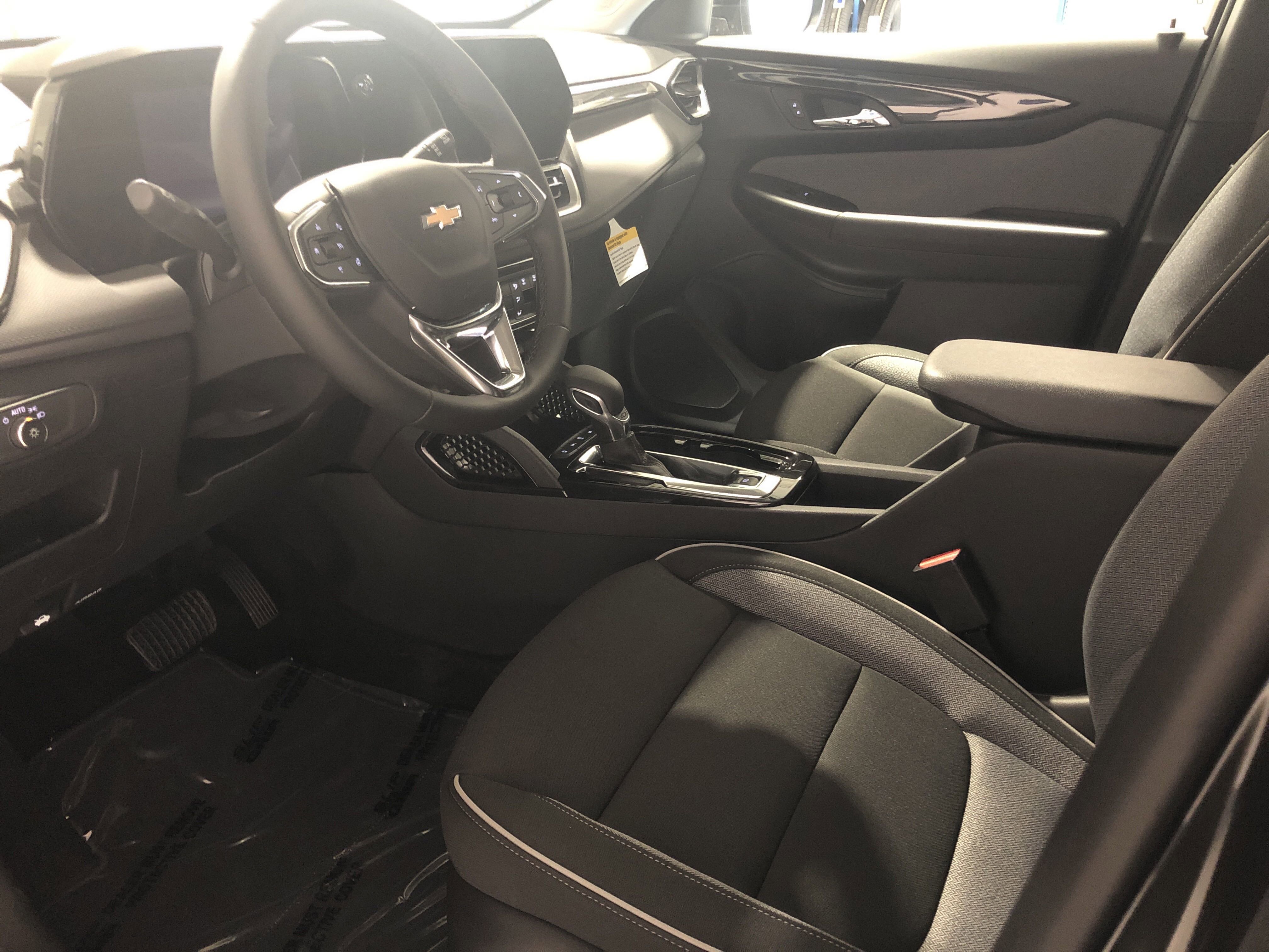New 2025 Chevrolet TrailBlazer LT w/ Convenience Package image 8