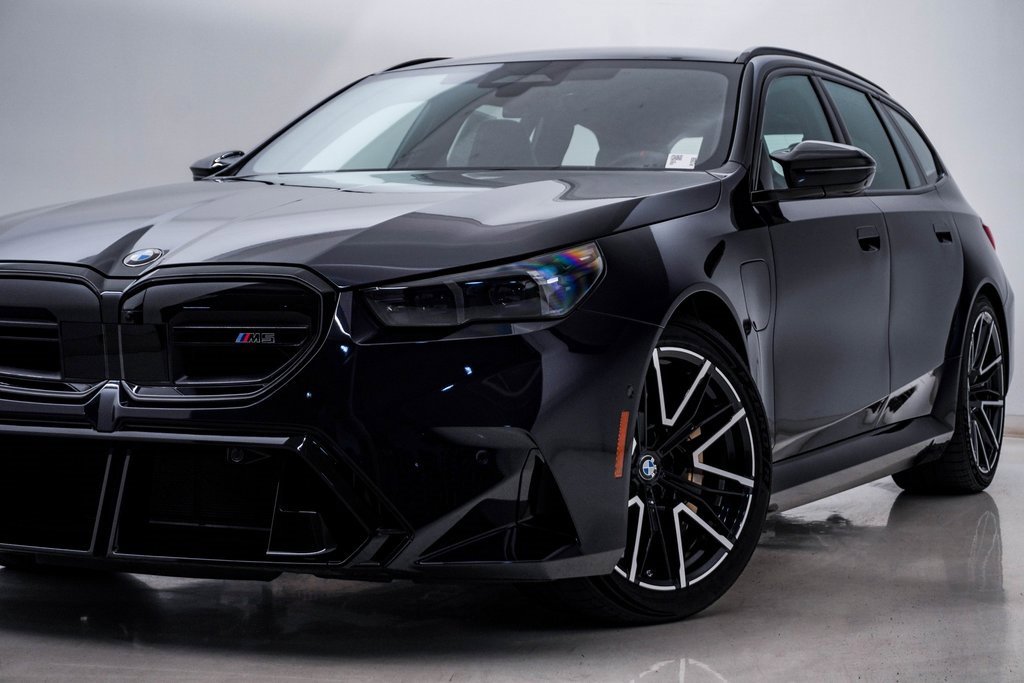 Used 2025 BMW M5 Touring w/ M Driver's Package image 2