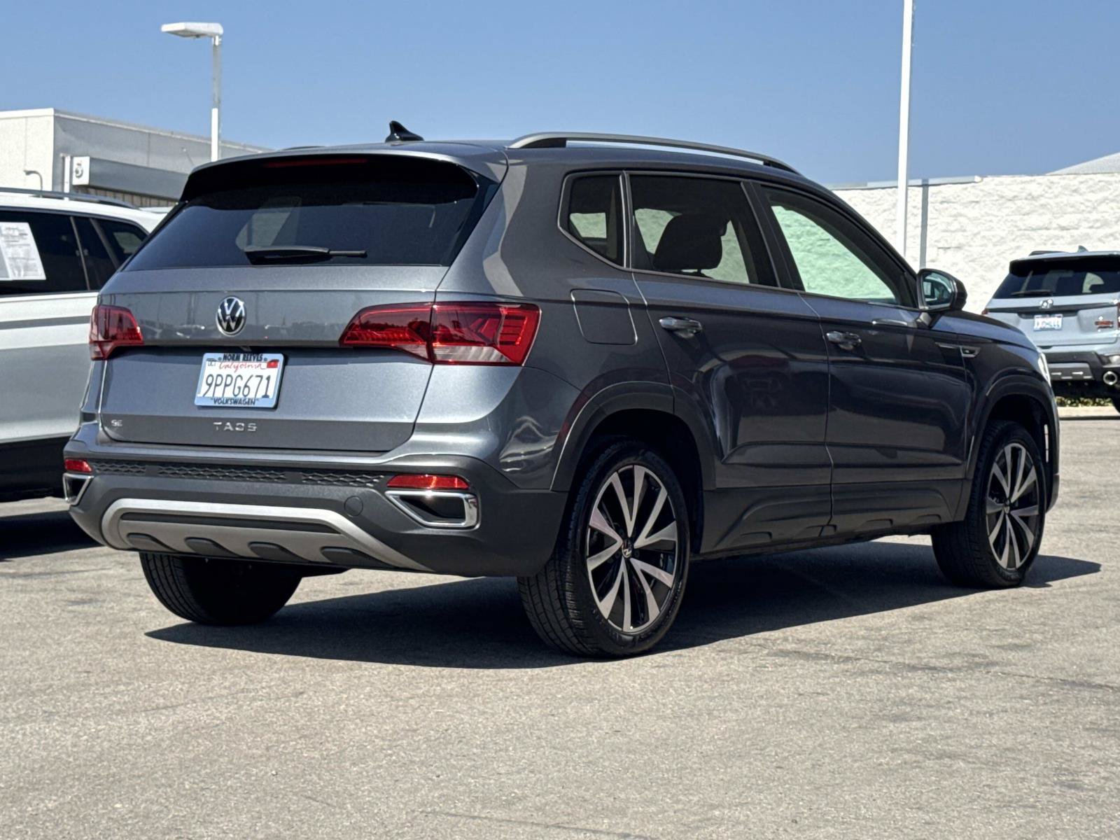 Certified 2024 Volkswagen Taos SE FWD image 7