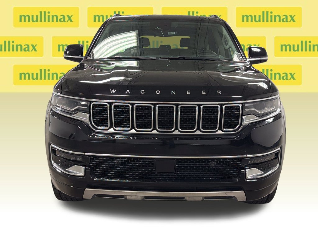 Used 2023 Jeep Wagoneer Series III w/ Preferred Equipment Group RWD image 5