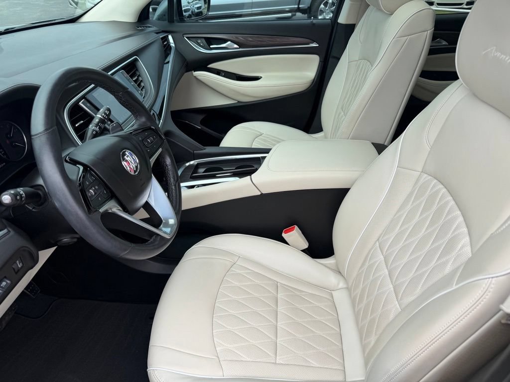 Used 2023 Buick Enclave Avenir w/ Avenir Technology Package FWD image 31