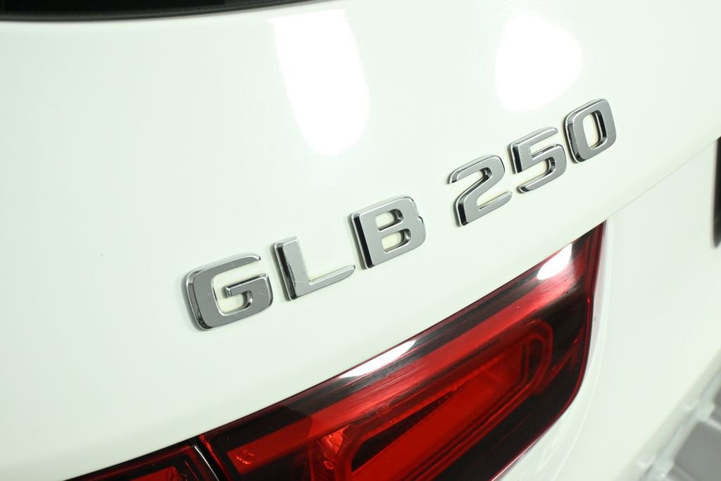 Used 2022 Mercedes-Benz GLB 250 image 28