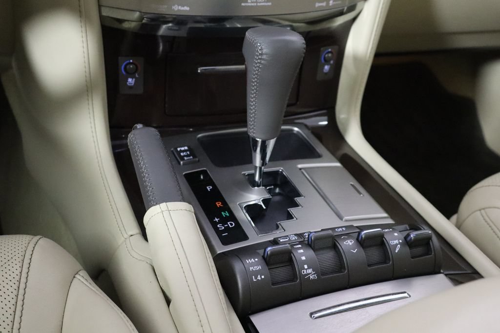 Used 2015 Lexus LX 570 4WD image 32