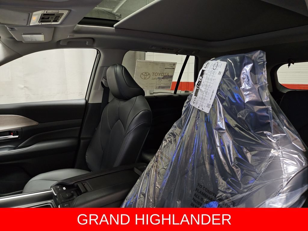New 2026 Toyota Grand Highlander AWD image 11